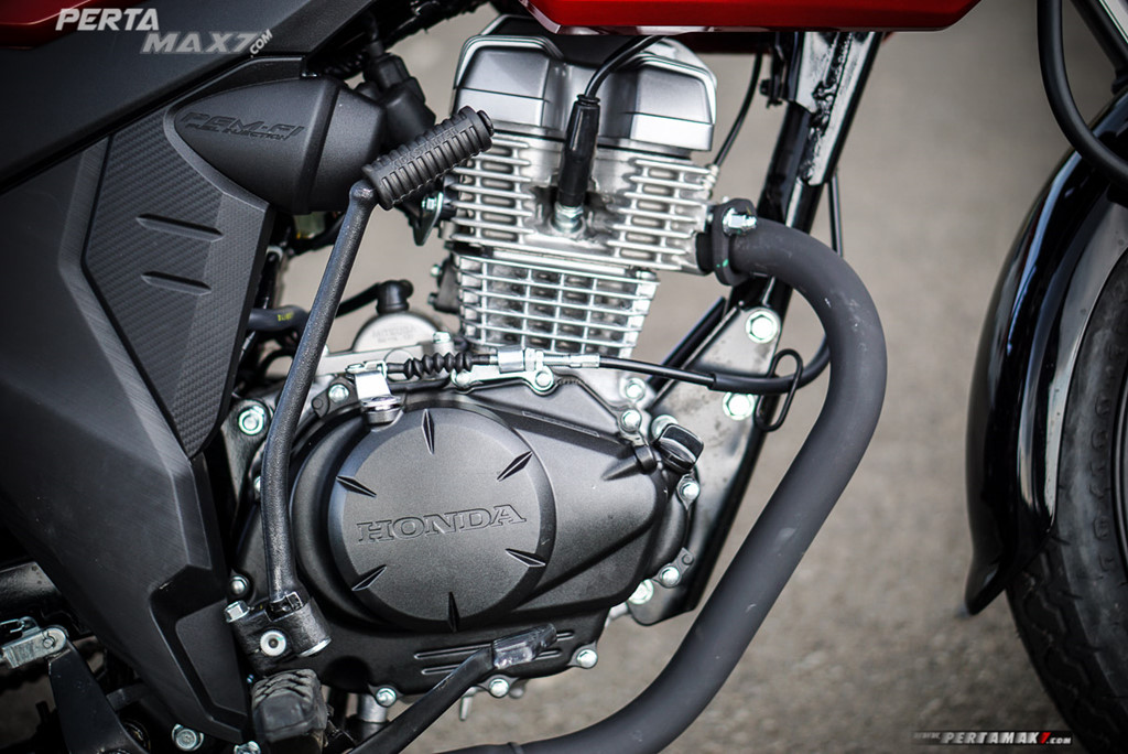 Ảnh chi tiết Honda CB150R Verza vừa ra mắt